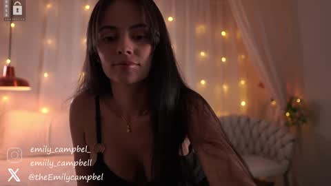Snapshot of emiilycampbell chatting on January 5, 1:24 am Emily Campbell online show from January 5, 1:24 am