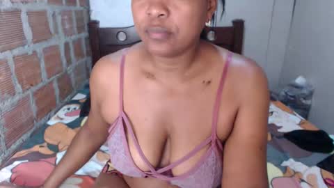 Snapshot of emilay_miller chatting on September 20, 1:09 pm Emily online show from September 20, 1:09 pm