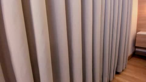 emilia_1040 online show from April 24, 1:36 pm