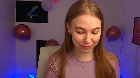 Snapshot of emilia_ilia chatting on February 26, 6:08 am Emilia online show from February 26, 6:08 am