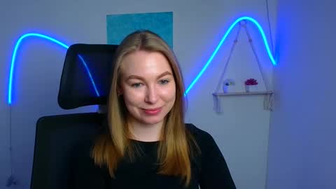 Emilia online show from April 28, 5:33 am