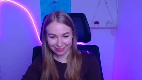 Emilia online show from December 1, 6:28 am