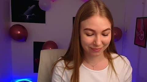 Snapshot of emilia_ilia chatting on February 25, 12:16 pm Emilia online show from February 25, 12:16 pm