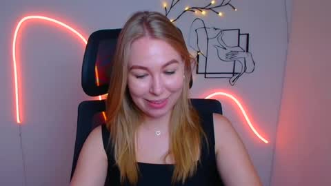 Emilia online show from July 19, 5:31 am