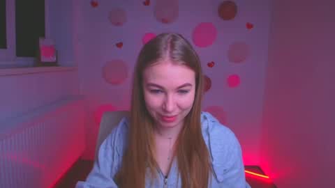 Snapshot of emilia_ilia chatting on March 4, 6:04 am Emilia online show from March 4, 6:04 am