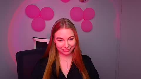 Snapshot of emilia_ilia chatting on February 24, 12:14 pm Emilia online show from February 24, 12:14 pm