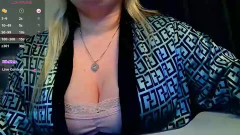 emiliaaah online show from March 9, 5:27 pm