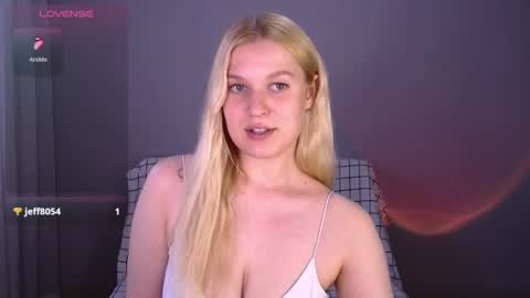 Amili online show from July 9, 1:13 pm