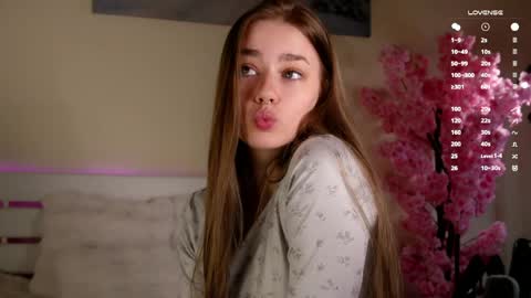 Tessa online show from May 10, 1:57 pm