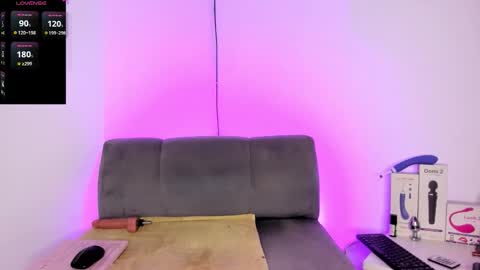 emiliana_bloomm online show from November 27, 11:02 am