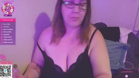 Snapshot of emiliefoxx chatting on December 17, 6:09 pm emilie foxx online show from December 17, 6:09 pm