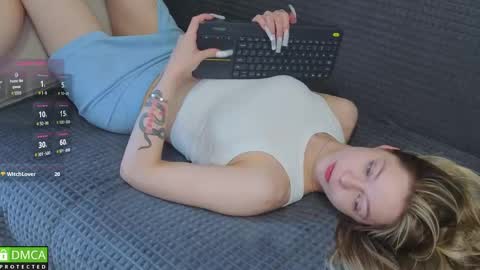 emilielong online show from April 22, 6:10 am