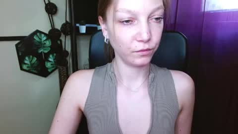 Emilly online show from April 22, 2:14 pm