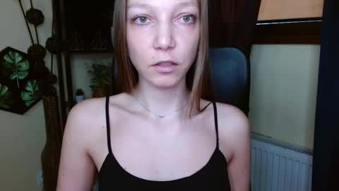 Emilly online show from March 18, 6:51 am