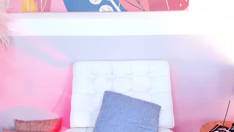 Snapshot of emillygonzalez chatting on September 27, 12:23 pm . . online show from September 27, 12:23 pm
