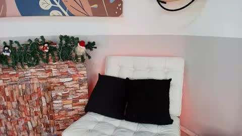 .  . online show from November 24, 9:39 pm