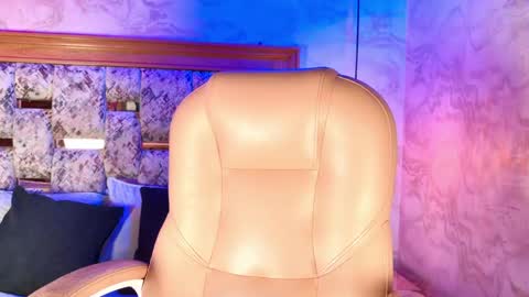 emily_dempsey online show from April 14, 7:36 pm