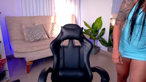 Emily online show from April 10, 11:49 am