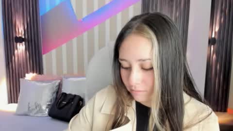 Snapshot of emily_layton chatting on October 13, 2:42 pm Emily online show from October 13, 2:42 pm