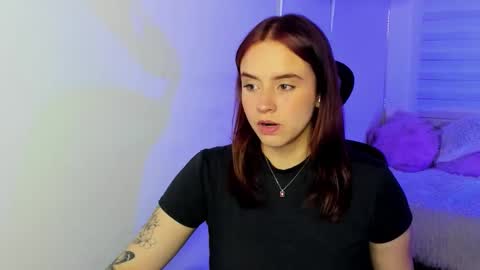 emily_lindey online show from December 17, 3:33 am