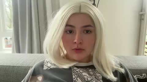 emily_morning_dew online show from February 24, 10:03 am