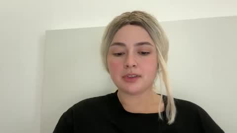 Snapshot of emily_morning_dew chatting on October 12, 11:12 am emily_morning_dew online show from October 12, 11:12 am