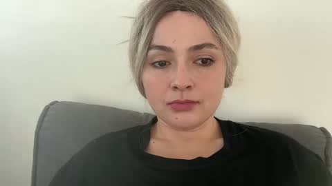 Snapshot of emily_morning_dew chatting on September 17, 5:27 am emily_morning_dew online show from September 17, 5:27 am