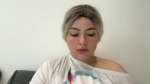 Snapshot of emily_morning_dew chatting on September 30, 10:21 am emily_morning_dew online show from September 30, 10:21 am