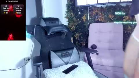 emily_palmeer online show from July 15, 1:54 am