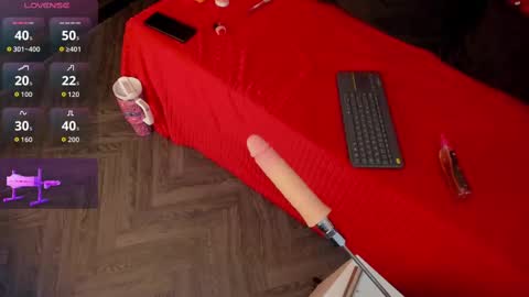 Snapshot of emily_reynaa chatting on September 22, 5:55 pm EMILY online show from September 22, 5:55 pm