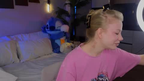 emily shepard online show from April 21, 2:51 am