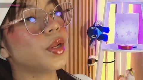 Emily online show from April 21, 12:01 pm