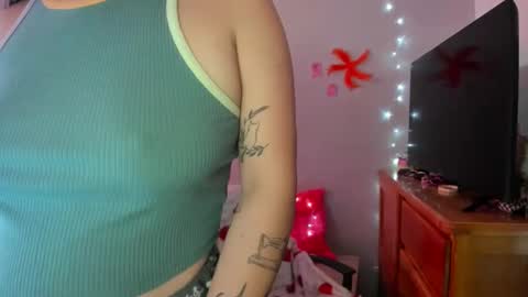 emily_vixen_ online show from October 21, 10:52 am