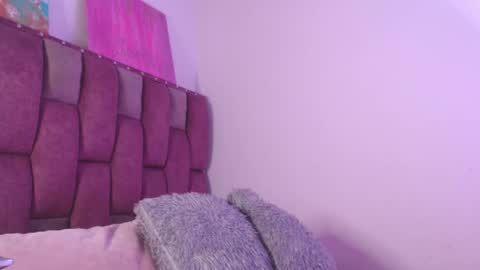 emily_w2 online show from May 1, 4:05 am