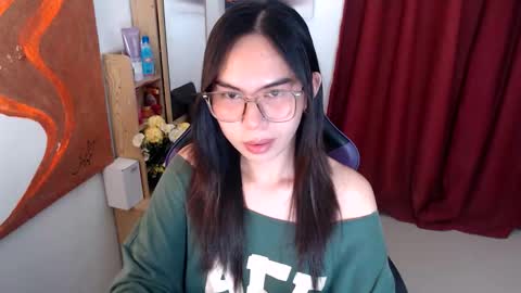 emily_xo143 online show from June 6, 6:36 pm