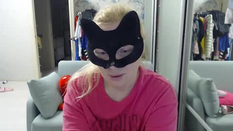 Emily online show from April 7, 6:32 pm