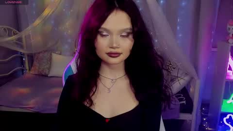 Emilyhaves online show from May 3, 12:52 pm