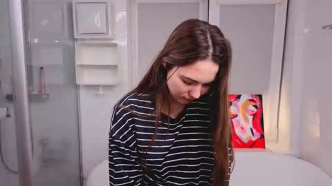 Emily online show from December 3, 5:04 pm