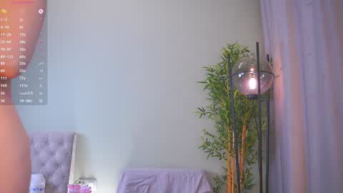Snapshot of emilyfinne chatting on January 19, 2:36 am Emily Lovense is activeThere are legends that in this room all your wishes can come true Private is Open online show from January 19, 2:36 am
