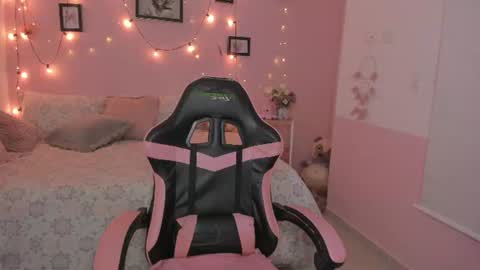 Emily online show from July 26, 9:22 pm