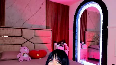 Emily Hendrix online show from October 17, 8:12 pm