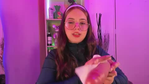 Snapshot of emilykarterr chatting on January 18, 3:38 pm VALEEEN online show from January 18, 3:38 pm