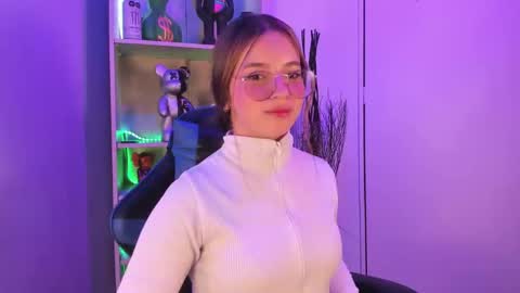 Snapshot of emilykarterr chatting on February 26, 3:54 pm VALEEEN online show from February 26, 3:54 pm
