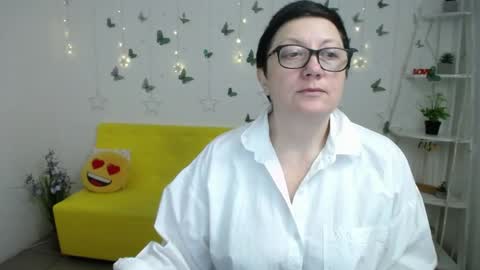 Emily online show from March 28, 7:08 am