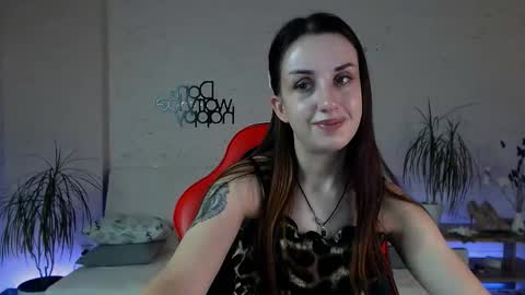 Snapshot of emilylayer chatting on September 28, 5:18 pm Emyli online show from September 28, 5:18 pm