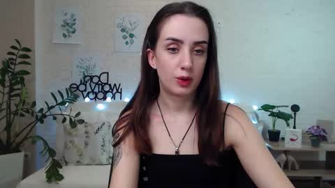 Snapshot of emilylayer chatting on January 11, 8:43 pm Emyli online show from January 11, 8:43 pm
