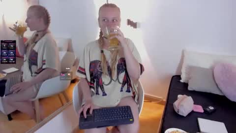 Summer 3 online show from March 22, 3:45 am