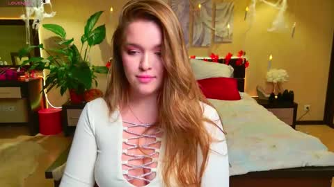 Snapshot of emilywhisperawesome chatting on October 8, 7:51 pm emilywhisperawesome online show from October 8, 7:51 pm