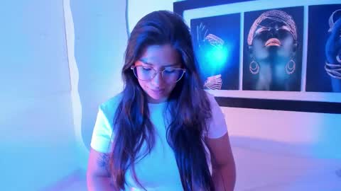 emilyy_cooperr online show from December 5, 12:39 pm