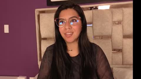 emilyy_cooperr online show from January 19, 12:01 pm